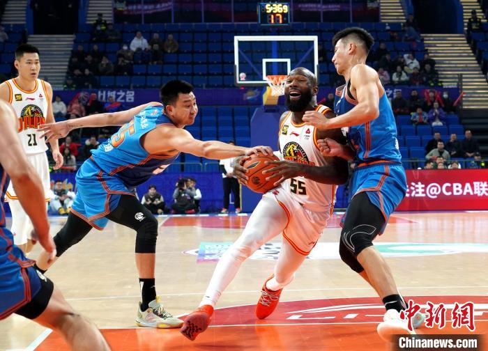 四川男篮主场111-105逆转吉林，萨姆纳成为翻盘核