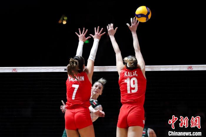 桑塔雷利盼世联赛北京站实现四连胜，继续带领