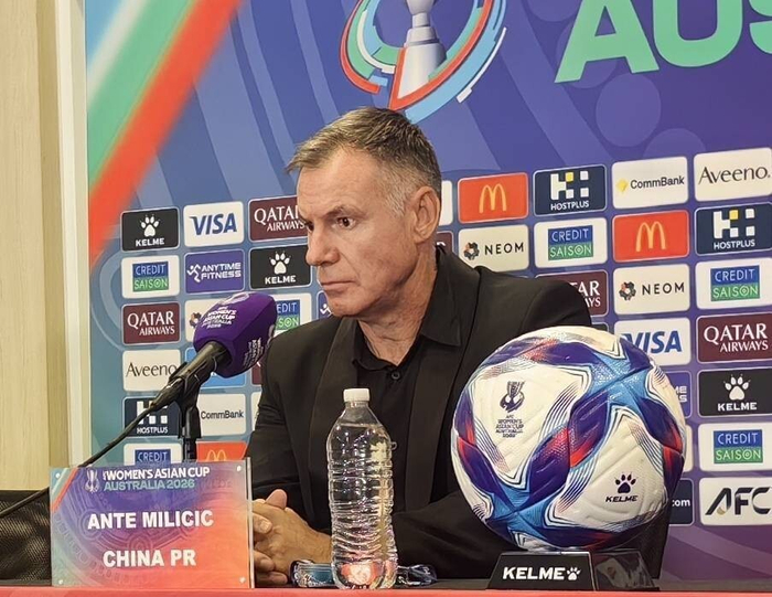 中国女足主帅米利西奇主动放弃违约金引热议