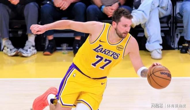 湖人虽败犹荣展现韧性，季后赛前景光明