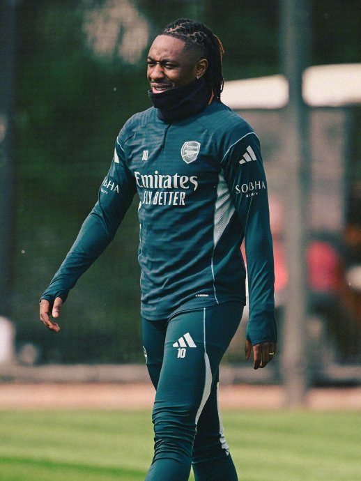 阿森纳全力备战曼城 多名球员现身训练场